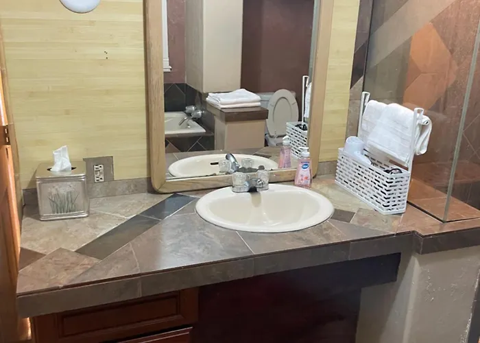 1 Fq Story Downtown Guest house